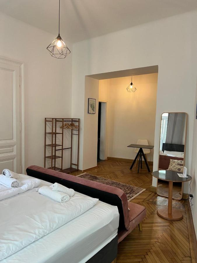 Centrally-Located Authentic Apartment Відень Екстер'єр фото