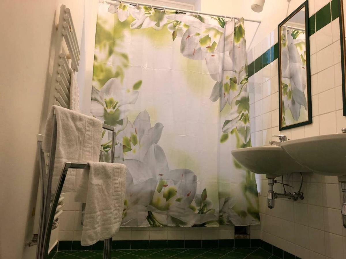 Centrally-Located Authentic Apartment Відень Екстер'єр фото