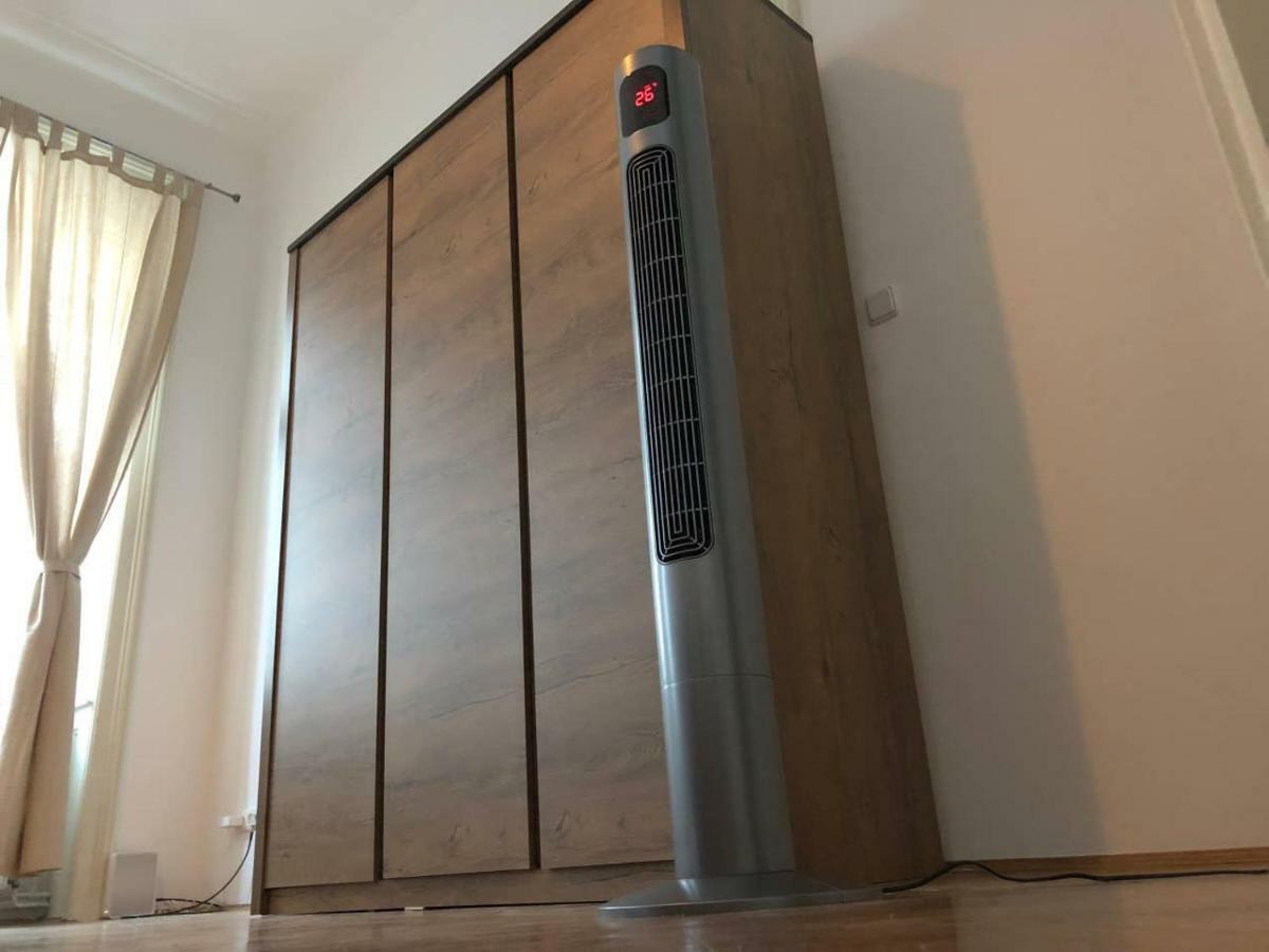 Centrally-Located Authentic Apartment Відень Екстер'єр фото